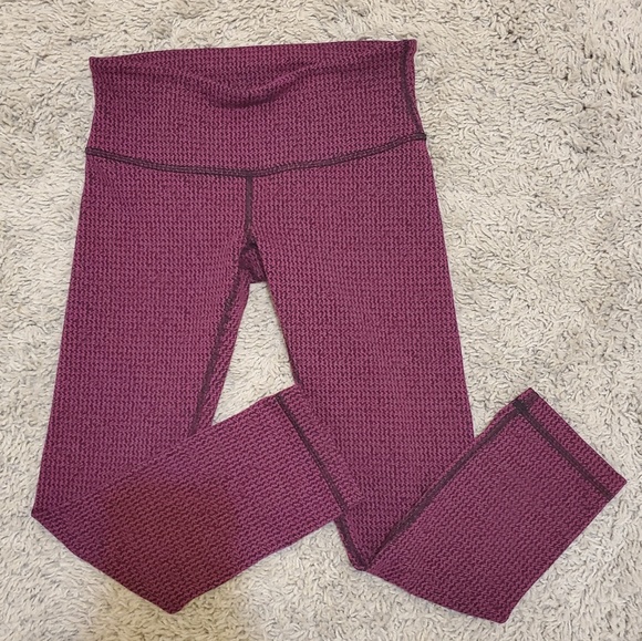 lululemon athletica Pants - Lululemon wunder under crop III